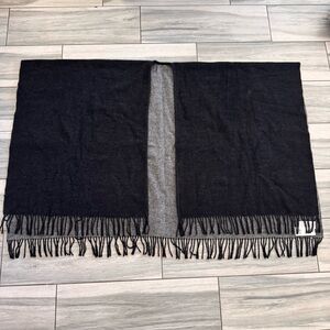 BR Banana Republic Soft Wool Blanket Cape Shawl Wrap Poncho Fringe Black Gray